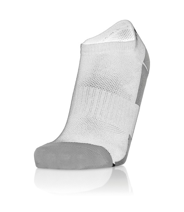 STRIVE MULTISPORT INVISIBLE SOCKS WHT